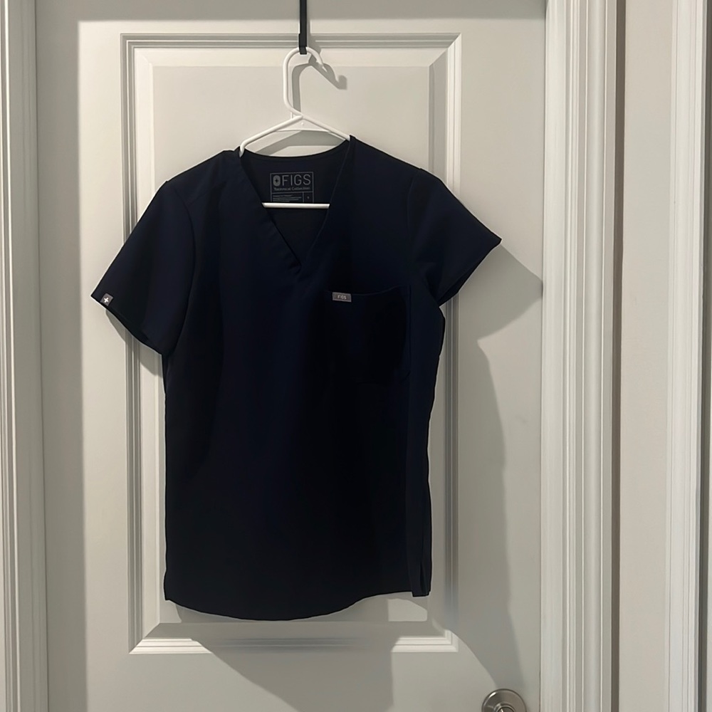 Figs Scrub Top